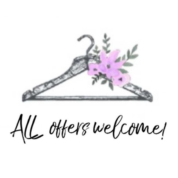 Honey Bee Crystal Women's Necklace - Picture 6 of 6